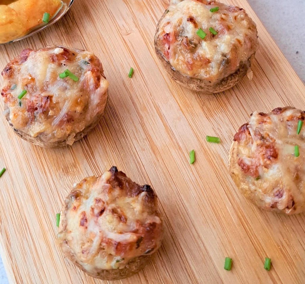 Tapa: gegratineerde gevulde champignons (6 stuks)