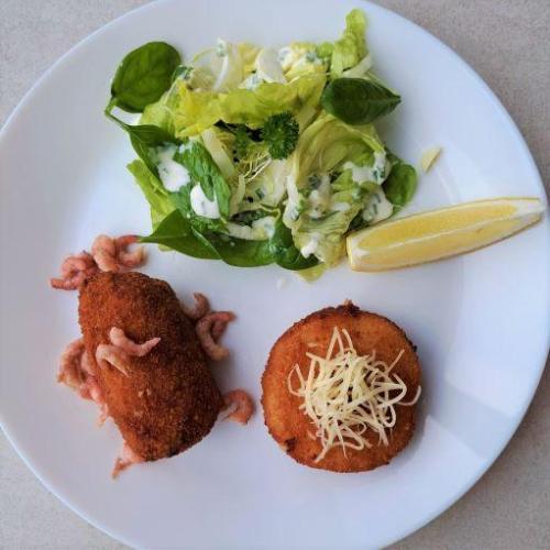 Voorgerecht: kaas- en garnaalkroket van Vanzegbroeck
